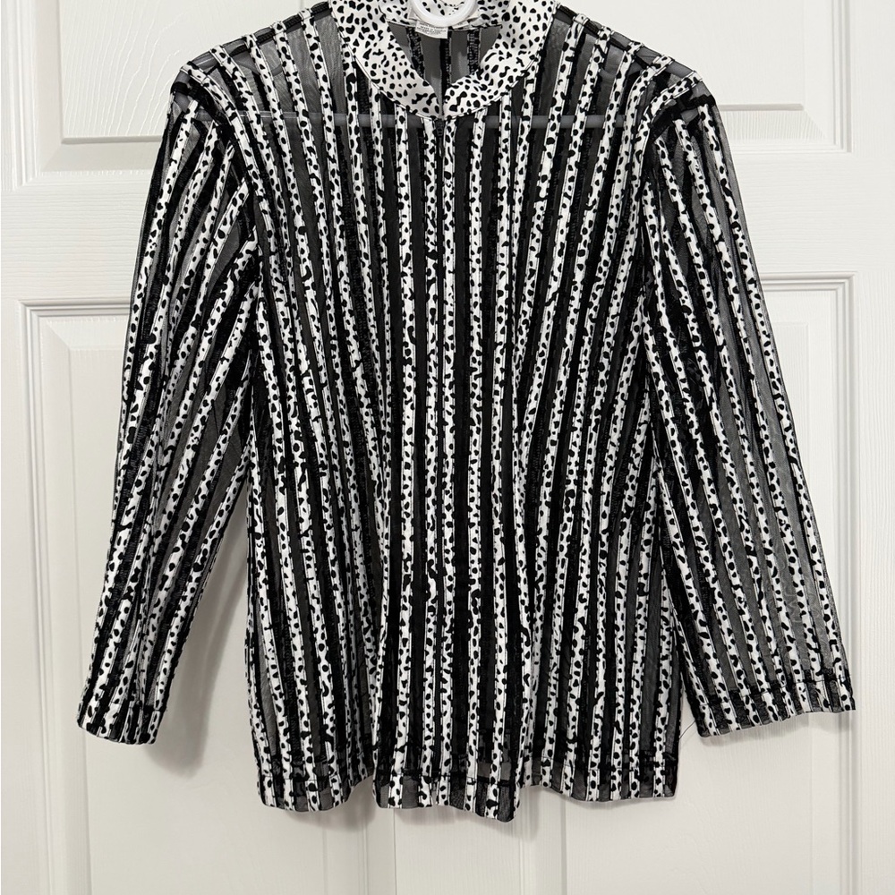 Elegant Black and White Striped Women's Blazer